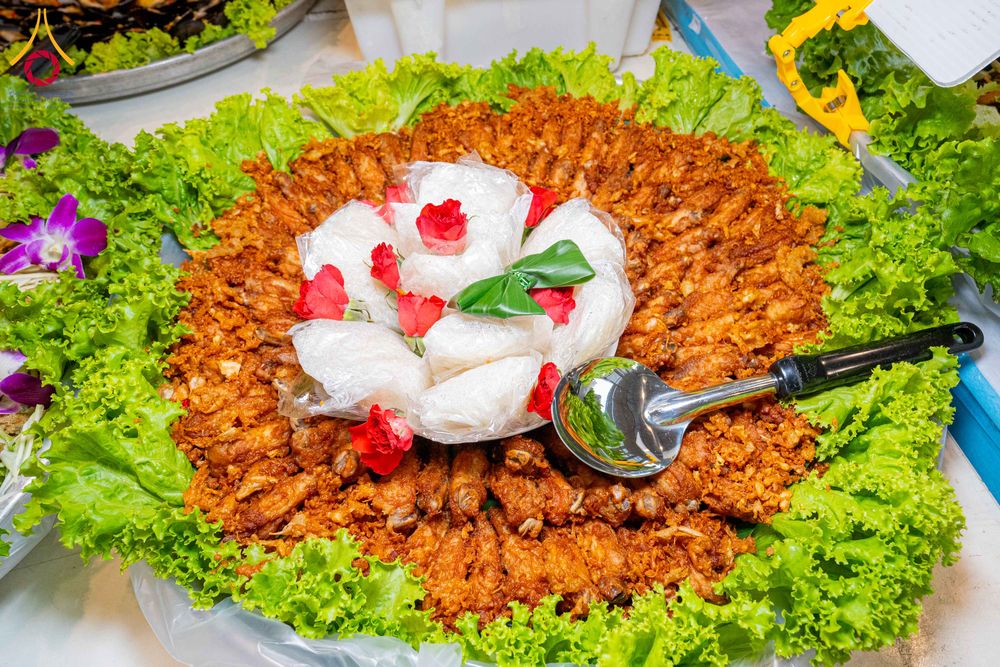 ภาพ No.303614:วันที่ 27 มกราคม พ.ศ. 2569 พิธีถวายภัตตาหารเป็นสังฆทาน แด่พระธรรมยาตรา ณ วัดพระธรรมกาย  จังหวัดปทุมธานี ในโครงการธรรมยาตรา กตัญญูบูชา มหาปูชนียาจารย์ พระมงคลเทพมุนี(สด จนฺทสโร) พระผู้ปราบมาร อนุสรณ์สถาน 7 แห่ง ปีที่ 14