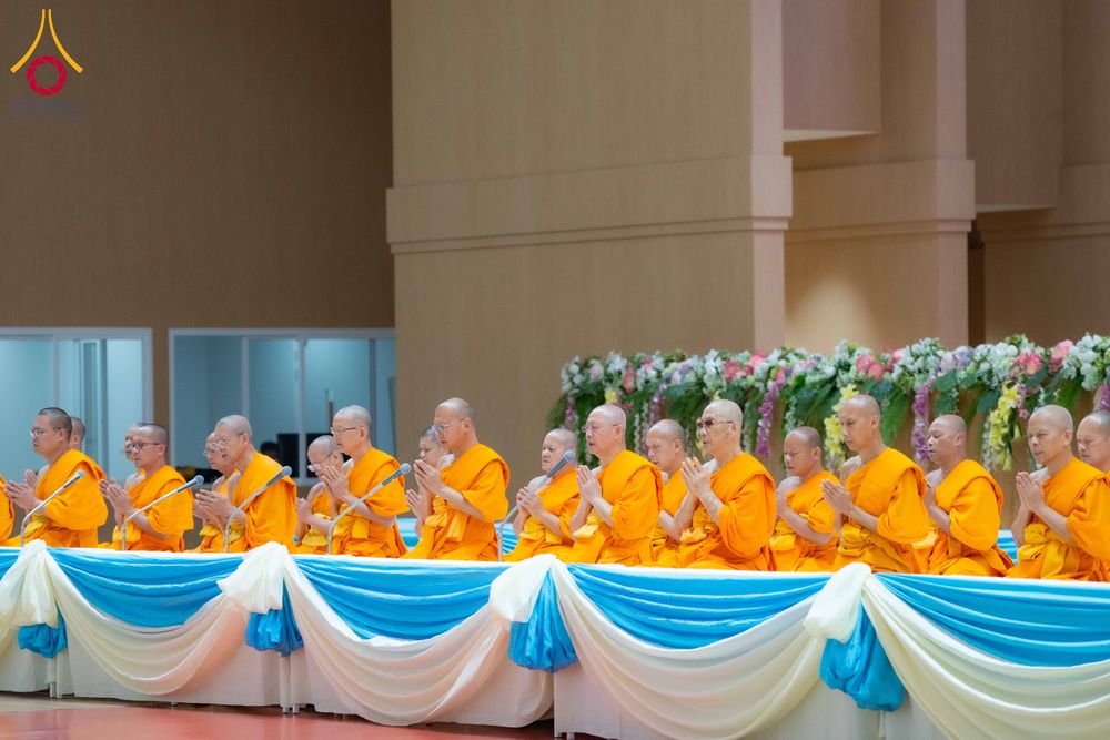 ภาพ No.310696:วันอาทิตย์ที่ 22 กุมภาพันธ์ พ.ศ. 2569 พิธีถวายโคมมาฆประทีป ณ ห้องแก้วสารพัดนึก 2 วัดพระธรรมกาย จ.ปทุมธานี