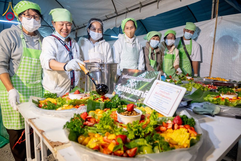 ภาพ No.292254:วันที่ 11 มกราคม พ.ศ. 2569 พิธีถวายภัตตาหารเป็นสังฆทาน แด่พระธรรมยาตรา ในโครงการธรรมยาตรา กตัญญูบูชา มหาปูชนียาจารย์ พระมงคลเทพมุนี(สด จนฺทสโร) พระผู้ปราบมาร อนุสรณ์สถาน 7 แห่ง ปีที่ 14 ณ  อนุสรณ์สถานลำดับที่ 2  สถานที่ตั้งมโนปณิธานบวชตลอดชีวิต อนุสรณ์สถ