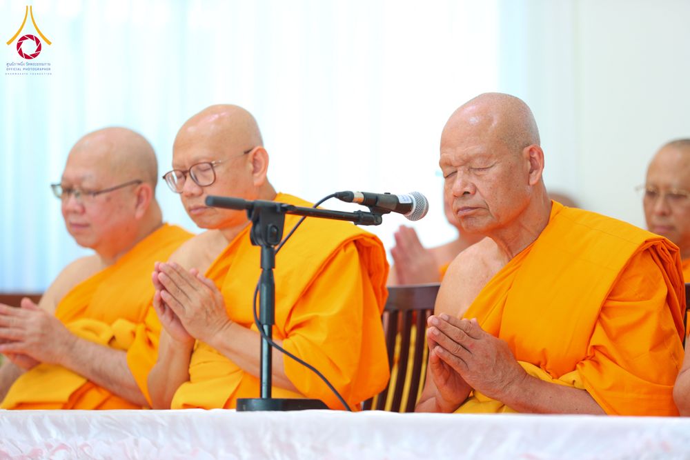 ภาพ No.291177:วันพุธที่ 7 มกราคม พ.ศ. 2569  พิธีบรรจุพระบรมสารีริกธาตุภายในพระเกตุองค์พระประธาน สมโภชพระประธาน พระธรรมกาย พิธีทอดผ้าป่า บุญแสงสว่าง ติดตั้งโซล่าเซล ณ ศูนย์ปฏิบัติธรรมพระมงคลเทพมุนี อ.สองพี่น้อง จ.สุพรรณบุรี