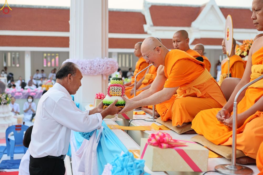 ภาพ No.297756:วันที่ 18 มกราคม พ.ศ. 2569 พิธีตักบาตรพระธรรมยาตรา ณ วัดโบสถ์บน ต.บางคูเวียง จ.นนทบุรี อนุสรณ์สถานลำดับที่ 4 สถานที่เกิดด้วยกายธรรม ในโครงการธรรมยาตรา กตัญญูบูชา มหาปูชนียาจารย์ พระมงคลเทพมุนี(สด จนฺทสโร) พระผู้ปราบมาร อนุสรณ์สถาน 7 แห่ง ปีที่ 14