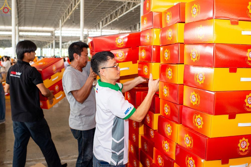 ภาพ No.320542:วันที่ 10 เมษายน พ.ศ.2569 การเตรียมกล่องไทยธรรม เพื่องานถวายมหาสังฆทาน 40,000 กว่าวัดทั่วประเทศ วันคุ้มครองโลก 22 เมษายน พ.ศ.2569 วัดพระธรรมกาย