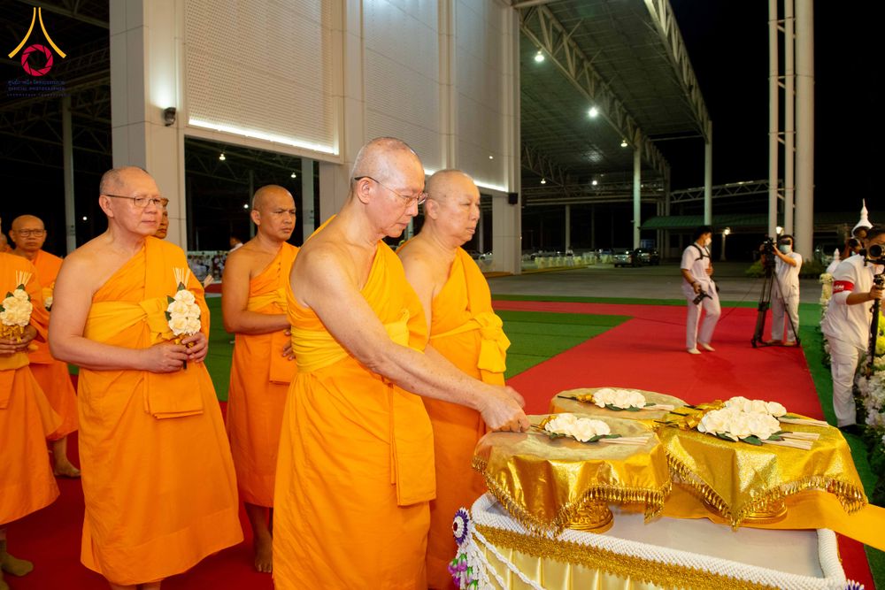 ภาพ No.316702:วันอาทิตย์ที่ 29 มีนาคม พ.ศ. 2569 พิธีทอดผ้าบังสุกุลและพิธีชำระร่าง โยมพ่อณรงค์ จินตมากุล  สิริอายุ 99 ปี 11 เดือน โยมบิดา พระครูปลัดรัตนวีรวัฒน์ (รังสฤษดิ์ อิทฺธิจินตโก) ที่ปรึกษาเจ้าคณะจังหวัดปทุมธานี เจ้าอาวาสวัดพระธรรมกาย  ณ ฌาปนสถานชั่วคราว ทางเข้า 