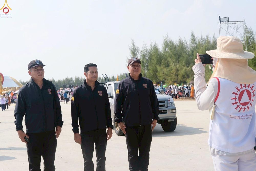 ภาพ No.306778:ภาพเบื้องหลังอาสาสมัครรวมใจ ชุดที่ 5 ในโครงการธรรมยาตรา กตัญญูบูชา มหาปูชนียาจารย์ พระมงคลเทพมุนี(สด จนฺทสโร) พระผู้ปราบมาร อนุสรณ์สถาน 7 แห่ง ปีที่ 14