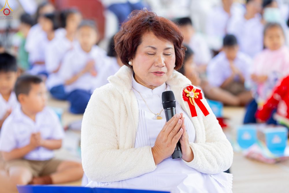 ภาพ No.293326:วันที่ 12 มกราคม พ.ศ. 2569 พิธีทอดผ้าป่าทำนุบำรุงศาสนสถาน ณ วัดพรสวรรค์ อ.สองพี่น้อง จ.สุพรรณบุรี ในโครงการธรรมยาตรา กตัญญูบูชา มหาปูชนียาจารย์ พระมงคลเทพมุนี(สด จนฺทสโร) พระผู้ปราบมาร อนุสรณ์สถาน 7 แห่ง ปีที่ 14