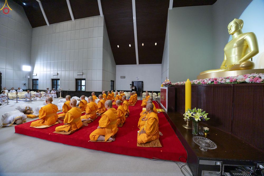 ภาพ No.330727:วันวิสาขบูชา อาทิตย์ที่ 31 พฤษภาคม พ.ศ.2569 พิธีบรรพชาสามเณรอุบาสก 11 ท่าน , พิธีถวายบาตรผ้าไตร และจตุปัจจัยไทยธรรม แด่สามเณร , พิธีอุปสมบทอุทิศชีวิต , พิธีกล่าวคำกัปปิยภัณฑ์  ณ อุโบสถพระไตรปิฎก วัดพระธรรมกาย จังหวัดปทุมธานี