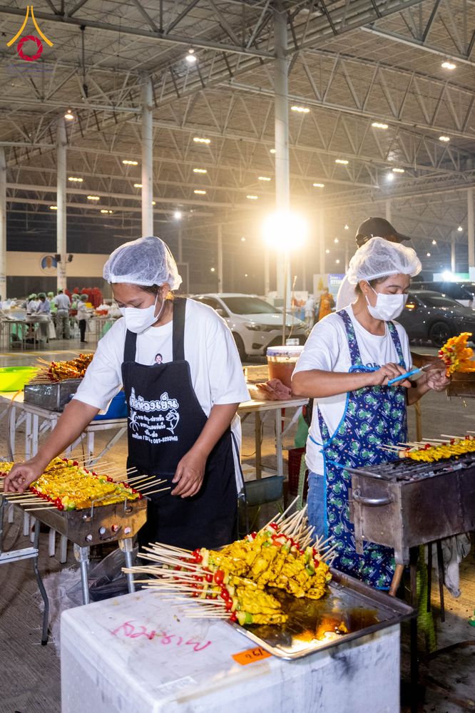 ภาพ No.303772:วันที่ 28 มกราคม พ.ศ. 2569 พิธีถวายภัตตาหารเป็นสังฆทาน แด่พระธรรมยาตรา ณ วัดพระธรรมกาย  จังหวัดปทุมธานี ในโครงการธรรมยาตรา กตัญญูบูชา มหาปูชนียาจารย์ พระมงคลเทพมุนี(สด จนฺทสโร) พระผู้ปราบมาร อนุสรณ์สถาน 7 แห่ง ปีที่ 14