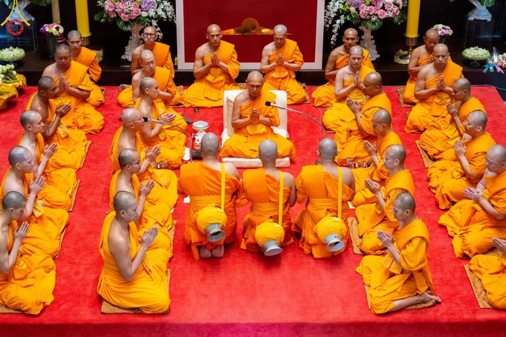 ภาพ No.159857:พิธีตัดปอยผมปลงผมนาคธรรมทายาท, พิธีบรรพชาอุปสมบทหมู่ โครงการอุปสมบทหมู่บูชาธรรม 140 ปี พระมงคลเทพมุนี (สด จนฺทสโร) ณ โบสถ์พระไตรปิฏก วัดพระธรรมกาย วันเสาร์ที่ 5 ตุลาคม พ.ศ. 2567