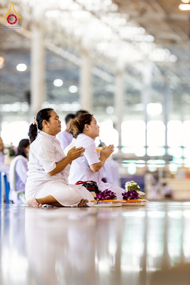 ภาพ No.256925:วันที่ 5 ตุลาคม พ.ศ. 2568 พิธีตักบาตร ข้าวสารอาหารแห้ง ณ บ้านแก้วเรือนทองคุณยายฯ สภาธรรมกายสากล วัดพระธรรมกาย