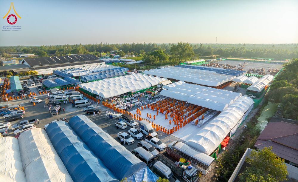 ภาพ No.289982:วันที่ 8 มกราคม พ.ศ. 2569 พิธีถวายภัตตาหารเป็นสังฆทาน แด่พระธรรมยาตรา ณ อนุสรณ์สถานคลองบางนางแท่น อ.สามพราน จ.นครปฐม ในโครงการธรรมยาตรา กตัญญูบูชา มหาปูชนียาจารย์ พระมงคลเทพมุนี(สด จนฺทสโร) พระผู้ปราบมาร อนุสรณ์สถาน 7 แห่ง ปีที่ 14