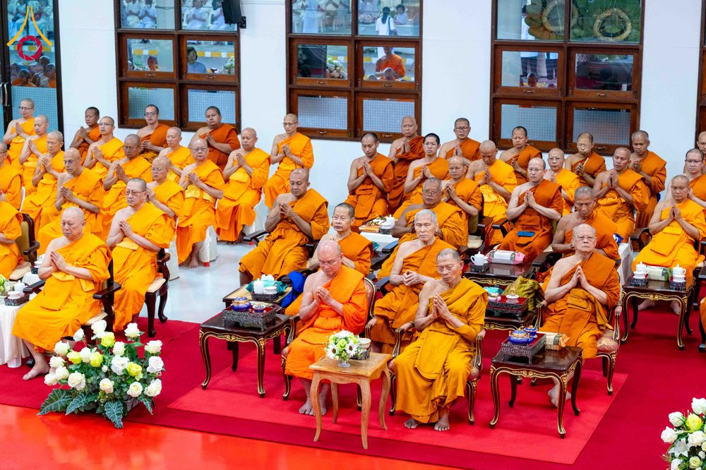 ภาพ No.314453:วันพฤหัสบดีที่ 19 มีนาคม พ.ศ. 2569 พิธีบำเพ็ญกุศล คุณพ่อณรงค์ จินตมากุล โยมบิดา พระครูปลัดรัตนวีรวัฒน์ (รังสฤษดิ์ อิทฺธิจินตโก) ที่ปรึกษาเจ้าคณะจังหวัดปทุมธานี เจ้าอาวาสวัดพระธรรมกาย  ณ ห้องปลูกศรัทธา 2 วัดพระธรรมกาย ปทุมธานี