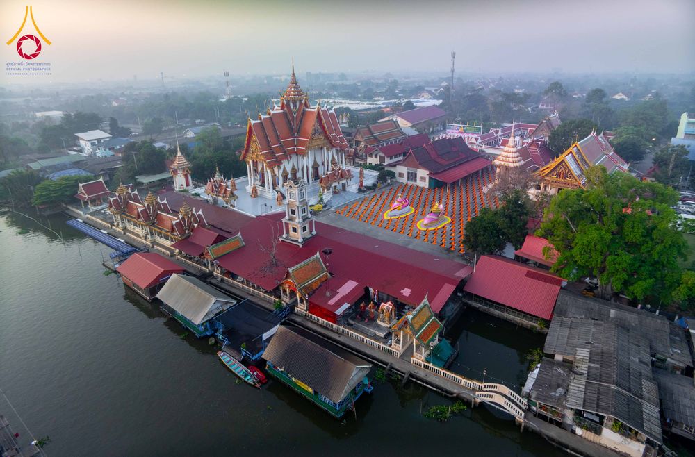 ภาพ No.297322:วันที่ 15 มกราคม พ.ศ.2569 พระธรรมยาตราปฏิบัติธรรมและถ่ายภาพหมู่ประวัติศาสตร์ อนุสรณ์สถานลำดับที่ 4 สถานที่เกิดด้วยกายธรรม  ณ วัดโบสถ์บน ต.บางคูเวียง จ.นนทบุรี ในโครงการธรรมยาตรา กตัญญูบูชา มหาปูชนียาจารย์ พระมงคลเทพมุนี(สด จนฺทสโร) พระผู้ปราบมาร อนุสรณ์ส