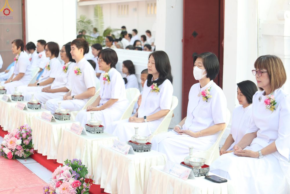 ภาพ No.297525:วันที่ 18 มกราคม พ.ศ. 2569 พิธีตักบาตรพระธรรมยาตรา ณ วัดโบสถ์บน ต.บางคูเวียง จ.นนทบุรี อนุสรณ์สถานลำดับที่ 4 สถานที่เกิดด้วยกายธรรม ในโครงการธรรมยาตรา กตัญญูบูชา มหาปูชนียาจารย์ พระมงคลเทพมุนี(สด จนฺทสโร) พระผู้ปราบมาร อนุสรณ์สถาน 7 แห่ง ปีที่ 14