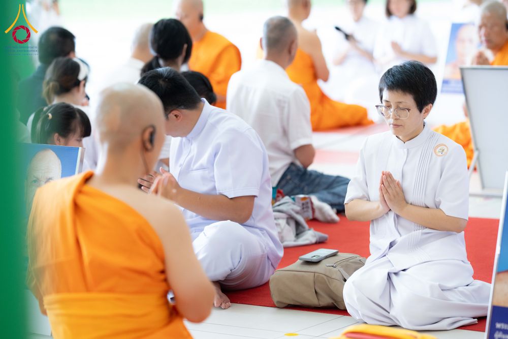 ภาพ No.286702:วันเสาร์ที่ 12 กรกฏาคม พ.ศ.2568 พิธีบรรพชาอุปสมบท  โครงการบรรพชาอุปสมบทหมู่ ธรรมทายาทนานาชาติ(ภาคภาษาจีน), โครงการบรรพชาสามเณร โรงเรียนนานาชาติ รุ่นที 14