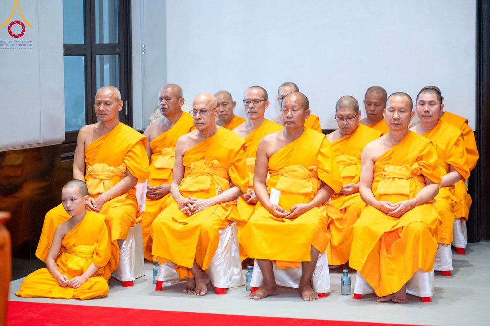 ภาพ No.332414:วันเสาร์ที่ 6 มิถุนายน พ.ศ.2569 พิธีต้อนรับสัญญาบัตร พัดยศ พระราชภาวนาวชิรวิเทศ วิ. ณ อุโบสถพระไตรปิฏก วัดพระธรรมกาย