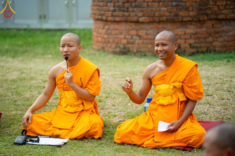 ภาพ No.314653:วันที่ 20 มีนาคม พ.ศ. 2569 พระอาจารย์ แนะนำการปฏิบัติธรรมให้แก่สามเณร  โครงการบรรพชาสามเณร 500 รูป เนปาล ณ วิหารมายาเทวี ประเทศเนปาล