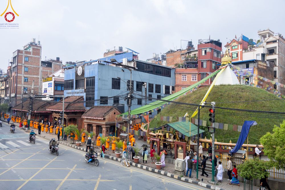 ภาพ No.317289:วันอังคารที่ 31 มีนาคม พ.ศ.2569 จาริกบิณฑบาตแห่งศรัทธา จากวัดอเชศวรสู่สี่แยกปาตันและวัดศรี ประเทศเนปาล