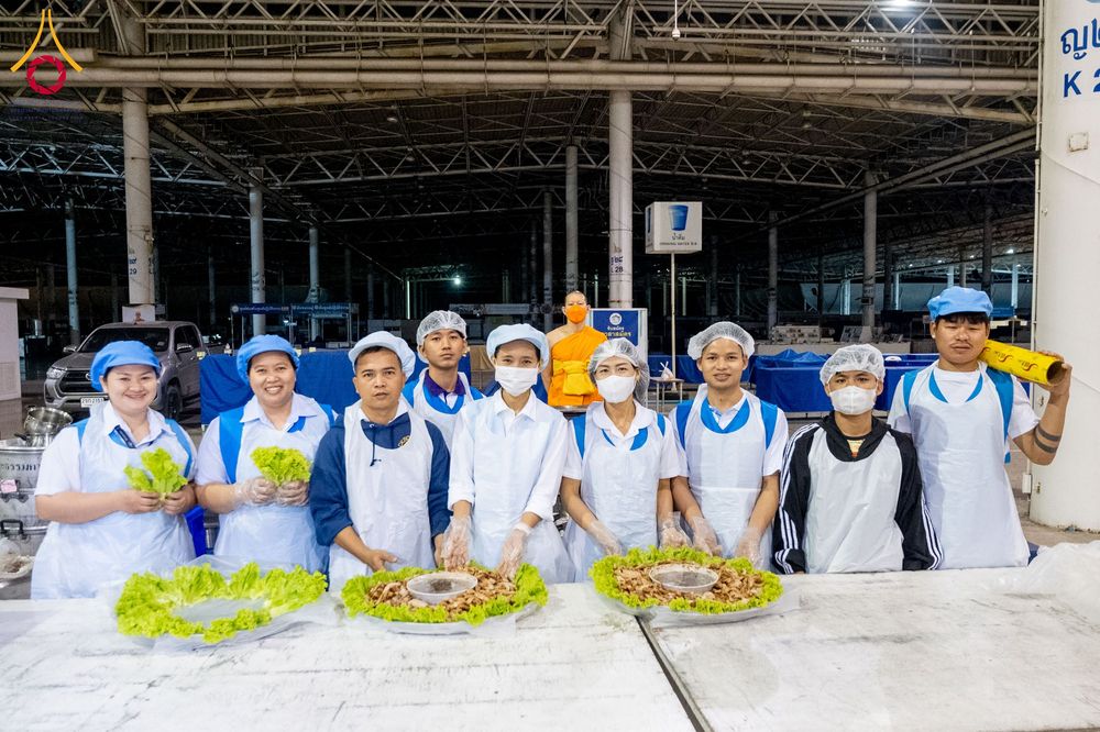 ภาพ No.305474:วันที่ 29 มกราคม พ.ศ. 2569 พิธีถวายภัตตาหารเป็นสังฆทาน แด่พระธรรมยาตรา ณ วัดพระธรรมกาย  จังหวัดปทุมธานี ในโครงการธรรมยาตรา กตัญญูบูชา มหาปูชนียาจารย์ พระมงคลเทพมุนี(สด จนฺทสโร) พระผู้ปราบมาร อนุสรณ์สถาน 7 แห่ง ปีที่ 14