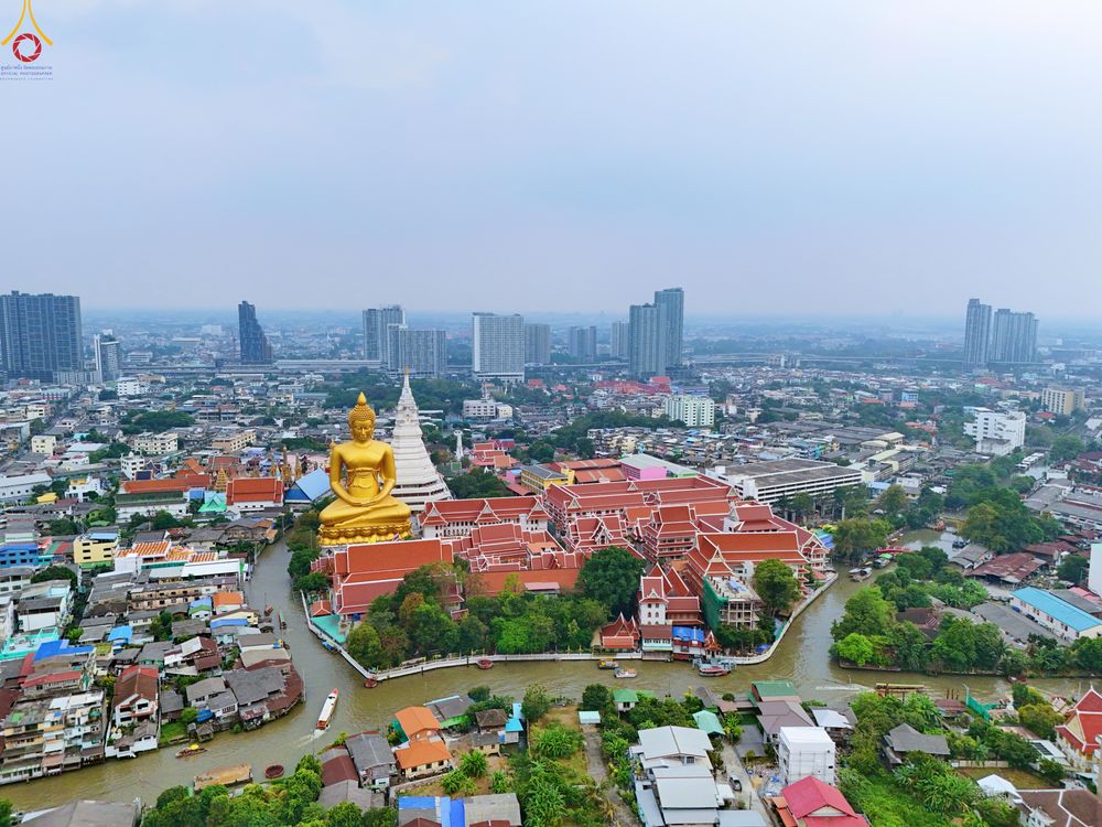 ภาพ No.299970:วันที่ 22 มกราคม พ.ศ.2569 พระธรรมยาตราปฏิบัติธรรม และถ่ายภาพหมู่ประวัติศาสตร์ ณ อาคารธรรมยาตรา กตัญญูบูชามหาปูชนียาจารย์  ตรงข้ามวัดปากน้ำภาษีเจริญ จ.กรุงเทพมหานคร ในโครงการธรรมยาตรา กตัญญูบูชา มหาปูชนียาจารย์ พระมงคลเทพมุนี(สด จนฺทสโร) พระผู้ปราบมาร อนุ