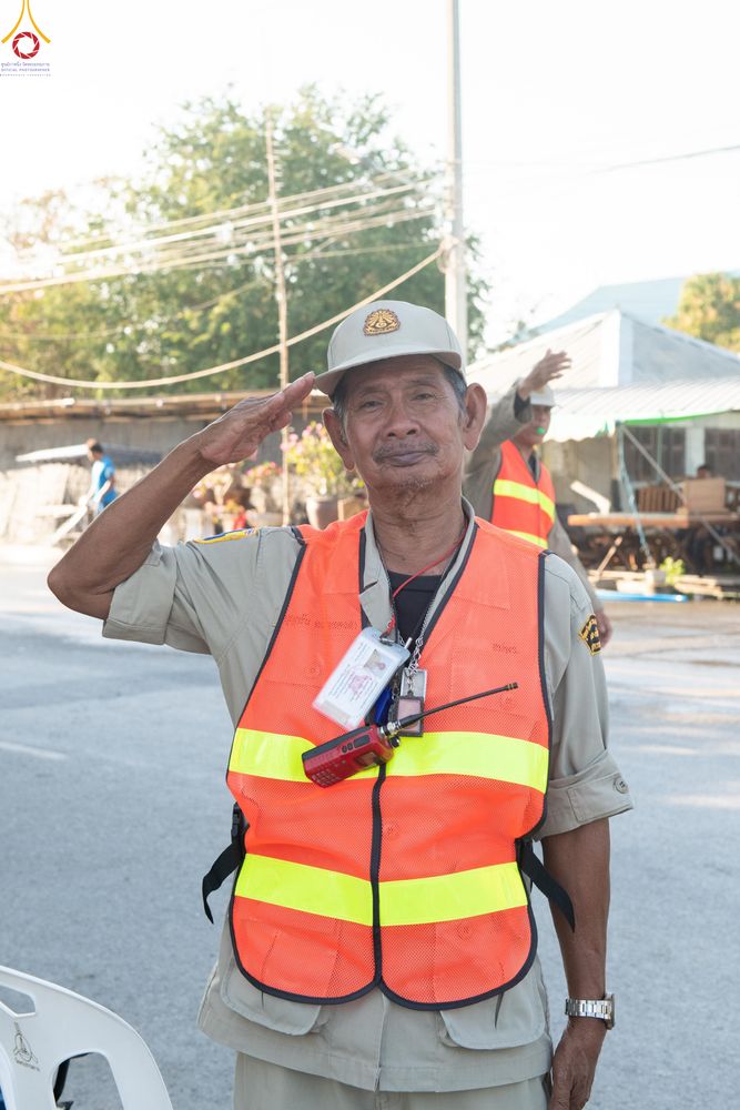 ภาพ No.301493:ภาพเบื้องหลังอาสาสมัครรวมใจ ชุดที่ 4 ในโครงการธรรมยาตรา กตัญญูบูชา มหาปูชนียาจารย์ พระมงคลเทพมุนี(สด จนฺทสโร) พระผู้ปราบมาร อนุสรณ์สถาน 7 แห่ง ปีที่ 14