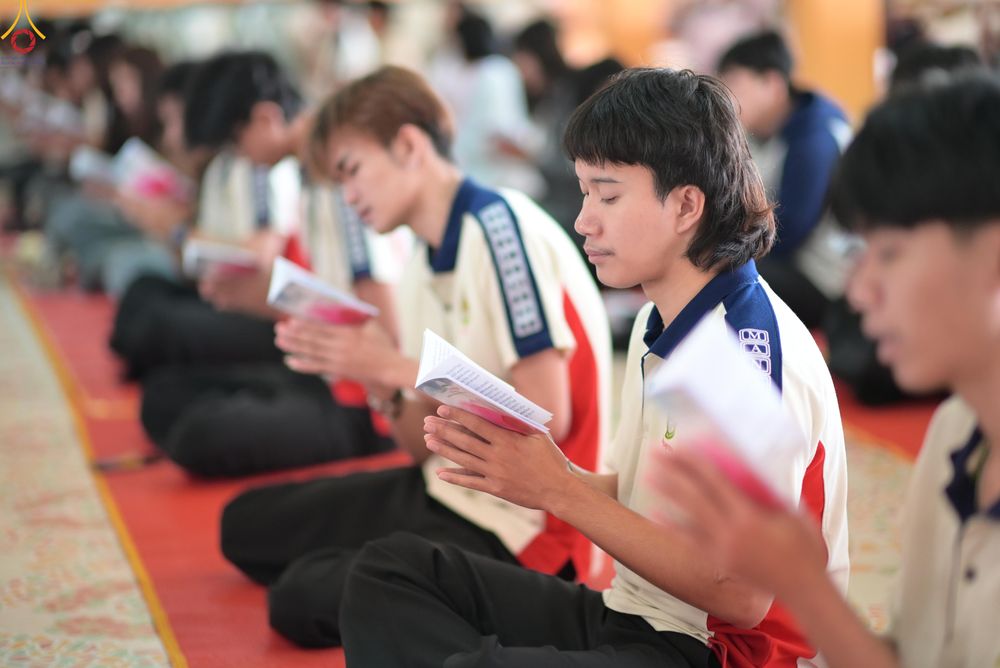 ภาพ No.291227:วันที่ 9 มกราคม พ.ศ. 2569 พิธีทอดผ้าป่าทำนุบำรุงศาสนสถาน ณ วัดนาราภิรมย์ อ.บางเลน จ.นครปฐม ในโครงการธรรมยาตรา กตัญญูบูชา มหาปูชนียาจารย์ พระมงคลเทพมุนี(สด จนฺทสโร) พระผู้ปราบมาร อนุสรณ์สถาน 7 แห่ง ปีที่ 14