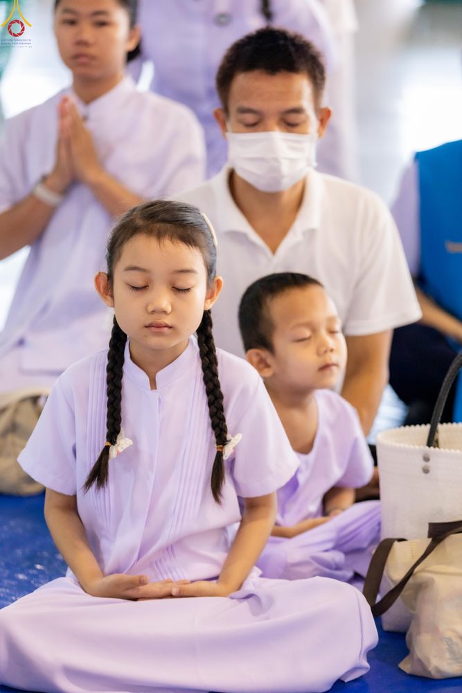 ภาพ No.318125:วันอาทิตย์ต้นเดือนที่ 5 เมษายน พ.ศ.2569 พิธีตักบาตร ณ บ้านแก้วเรือนทองคุณยายอาจารย์ฯ วัดพระธรรมกาย