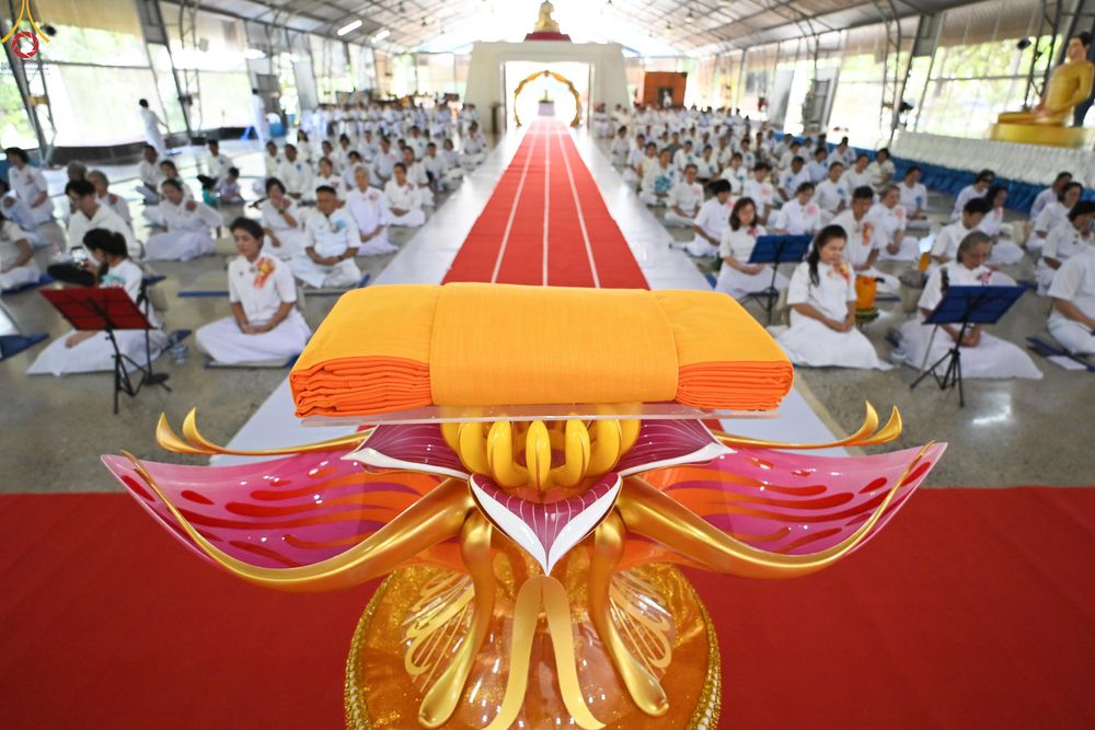 ภาพ No.283173:วันอาทิตย์ที่ 26 ตุลาคม พุทธศักราช 2568 พิธีทอดกฐินสามัคคี กตัญญูบูชาธรรมมหาปูชนียาจารย์ และโครงการกฐินทั่วไทย 30,000 วัด บูชาธรรม 81 ปีหลวงพ่อธัมมชโย  ณ ศูนย์อบรมเยาวชนอุตรดิตถ์
