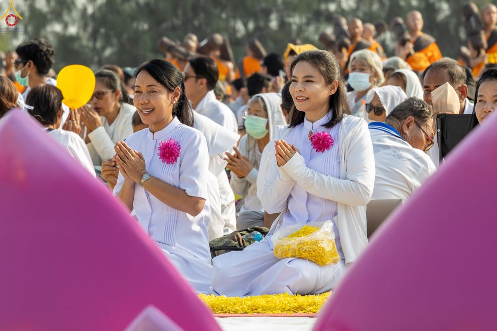ภาพ No.299645:วันที่ 18 มกราคม พ.ศ. 2569 พิธีต้อนรับพระธรรมยาตรา (ภาพชุดที่ 2) ณ อนุสรณ์สถานลำดับที่ 5  สถานที่เผยแผ่วิชชาธรรมกายครั้งแรก อนุสรณ์สถานบางปลา วัดบางปลา อำเภอบางเลน จังหวัดนครปฐม ในโครงการธรรมยาตรา กตัญญูบูชา มหาปูชนียาจารย์ พระมงคลเทพมุนี(สด จนฺทสโร) พระ
