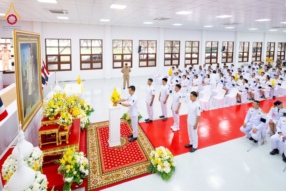 ภาพ No.276034:วันที่ 5 ธันวาคม พ.ศ. 2568 พสกนิกรอำเภอคลองหลวง พร้อมใจบำเพ็ญกุศลอุทิศถวาย “ในหลวงรัชกาลที่ 9” น้อมรำลึกในพระมหากรุณาธิคุณ เนื่องในวันคล้ายวันพระบรมราชสมภพ วันชาติ และวันพ่อแห่งชาติ ณ อาคารปลูกศรัทธา 2 วัดพระธรรมกาย อำเภอคลองหลวง จังหวัดปทุมธานี