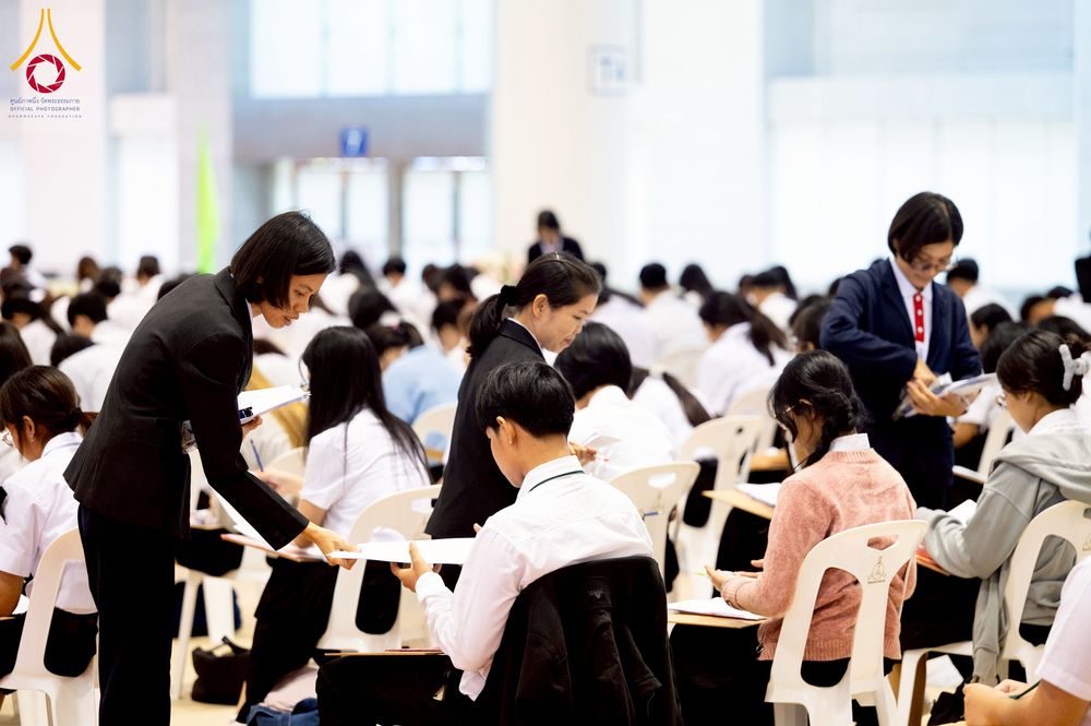 ภาพ No.273316:วันที่ 23 พฤศจิกายน พ.ศ. 2568 การสอบตอบปัญหาธรรมะ ทางก้าวหน้า "ระดับอุดมศึกษา" ณ ห้องแก้วสารพัดนึก 1 สภาธรรมกายสากล วัดพระธรรมกาย จ.ปทุมธานี