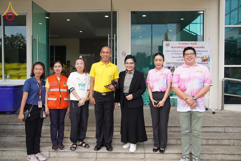 ภาพ No.159415:วัดพระธรรมกาย มูลนิธิธรรมกาย คณะศิษยานุศิษย์ฯ มอบถุงยังชีพ ข้าวสารอาหารแห้ง สมทบศูนย์รับบริจาคช่วยเหลือ ผู้ประสบภัยภาคเหนือ จังหวัดปทุมธานี มอบชุดอาหารปรุงสุกใหม่ ส่งแรงใจแก่เจ้าหน้าที่ผู้ปฏิบัติงาน และจิตอาสา วันที่ 27 กันยายน พ.ศ. 2567