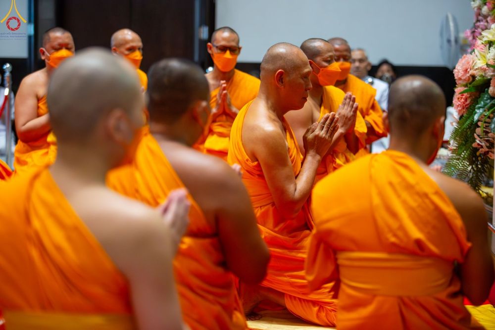 ภาพ No.84228:พิธีขอบรรพชา , พิธีขอสรณคมน์และศีล ,  พิธีรับบาตร , พิธีอุปสมบท ในโครงการบรรพชาอุปสมบทหมู่ธรรมทายาทรุ่นเข้าพรรษา และโครงการบรรพชาสามเณรโรงเรียนนานาชาติ รุ่นที่ 12 ณ โบสถ์พระไตรปิฎก วัดพระธรรมกาย วันที่ 22 กรกฎาคม พ.ศ. 2566