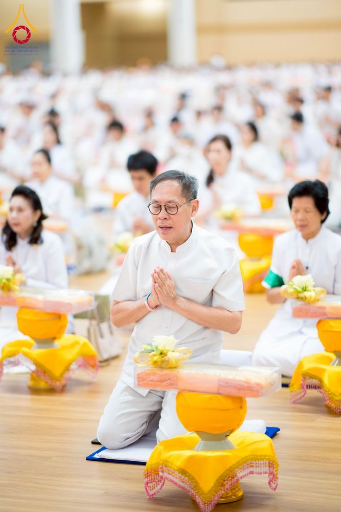 ภาพ No.270622:วันอาทิตย์ที่ 16 พฤศจิกายน พ.ศ. 2568 ถวายกองทุนโครงการอุปสมบทหมู่ 3,000 รูปทั่วไทย  รุ่นบูชาธรรมมหาปูชนียาจารย์ ณ ห้องแก้วสารพัดนึก 2 สภาธรรมกายสากล วัดพระธรรมกาย