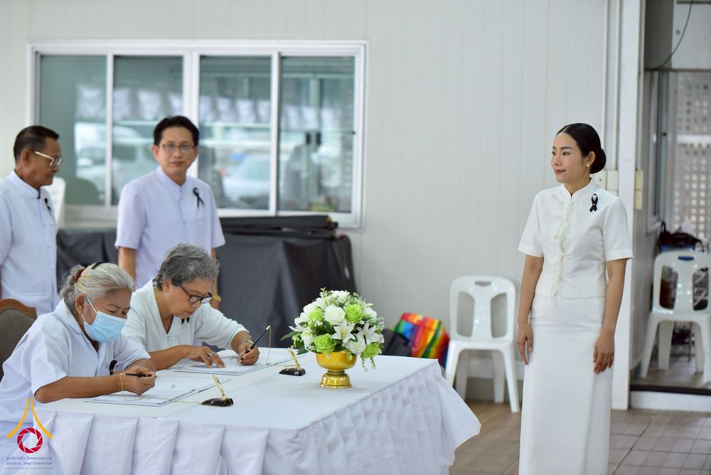 ภาพ No.267580:วันที่ 7 พฤศจิกายน พ.ศ. 2568 พสกนิกรอำเภอคลองหลวง รวมใจบำเพ็ญกุศลปัณรสมวาร (15 วัน) อุทิศถวายเป็นพระราชกุศลแด่ “สมเด็จพระพันปีหลวง” ณ วัดพระธรรมกาย