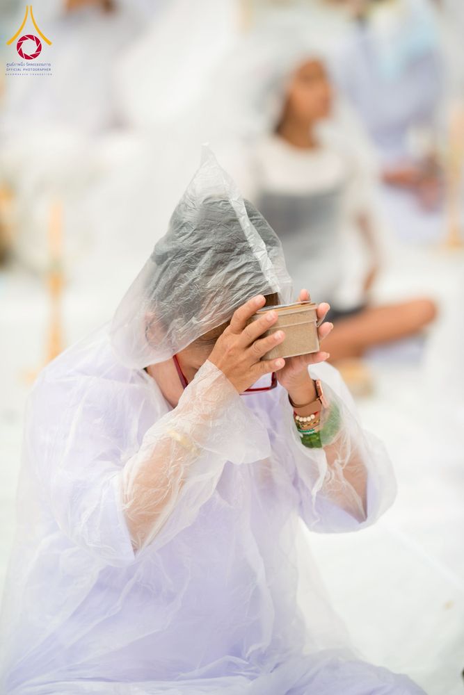 ภาพ No.261904:วันที่ 14 ตุลาคม พ.ศ. 2568 พิธีกลั่นแผ่นดิน โปรยทรายตอกเสาเข็มมหามงคลต้นแรก  สร้างองค์พระเจดีย์และจุดประทีปถวายเป็นพุทธบูชา ณ ศูนย์ปฏิบัติธรรมชัยนาท ต.ธรรมามูล อ.ชัยนาท จ.ชัยนาท