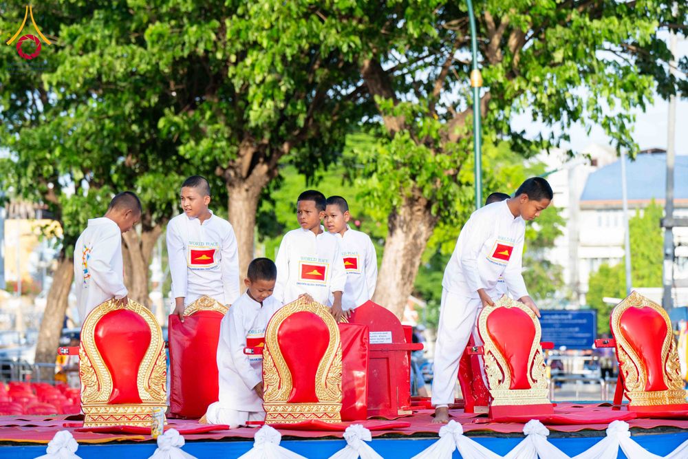 ภาพ No.329463:วันอาทิตย์ที่ 24 พฤษภาคม พ.ศ. 2569 พิธีตักบาตรพระ 1,000 รูป เพื่อถวายเป็นพุทธบูชาในเทศกาลวิสาขบูชาโลก และ ถวายเป็นพระราชกุศล  ณ ลานศิลปวัฒนธรรม เมืองปัตตานี จ.ปัตตานี