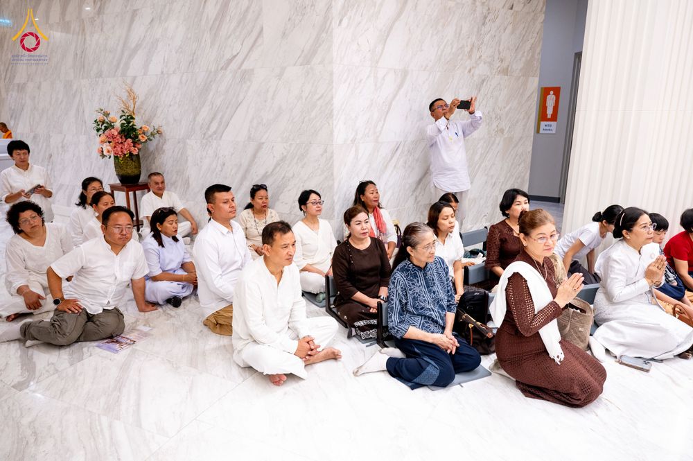 ภาพ No.325545:วันที่ 23 เมษายน พ.ศ.2569 หลวงพ่อทัตตชีโว รองเจ้าอาวาสวัดพระธรรมกาย ถวายการต้อนรับและปฏิสันถารคณะสงฆ์เมียนมาร์และเนปาล