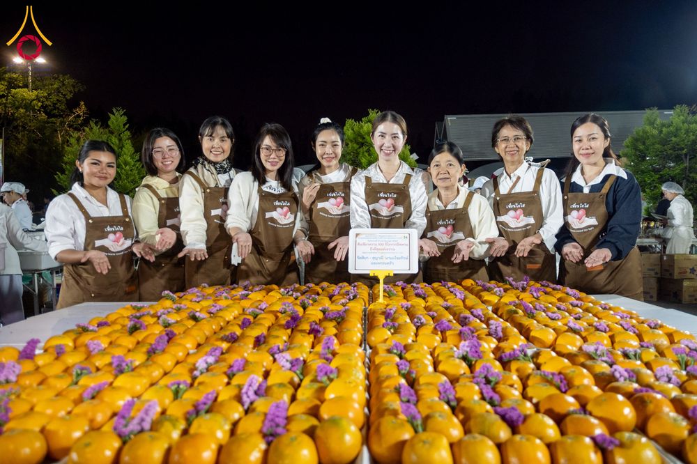 ภาพ No.293441:วันที่ 13 มกราคม พ.ศ. 2569 พิธีถวายภัตตาหารเป็นสังฆทาน แด่พระธรรมยาตรา ณ อนุสรณ์สถานมหาวิหารพระมงคลเทพมุนี (โลตัสแลนด์) อ.สองพี่น้อง จ.สุพรรณบุรี ในโครงการธรรมยาตรา กตัญญูบูชา มหาปูชนียาจารย์ พระมงคลเทพมุนี(สด จนฺทสโร) พระผู้ปราบมาร อนุสรณ์สถาน 7 แห่ง ปี