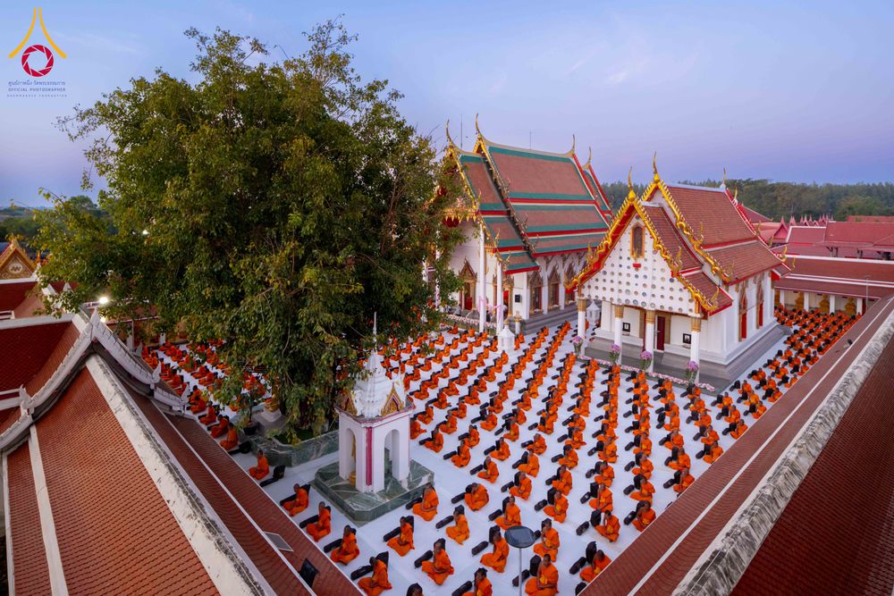 ภาพ No.294591:วันอาทิตย์ที่ 14 ธันวาคม พ.ศ.2568 พระธรรมยาตราปฏิบัติธรรมและถ่ายภาพหมู่ประวัติศาสตร์ ณ วัดสองพี่น้อง ต.ต้นตาล อ.สองพี่น้อง จ.สุพรรณบุรี ในโครงการธรรมยาตรา กตัญญูบูชา มหาปูชนียาจารย์ พระมงคลเทพมุนี(สด จนฺทสโร) พระผู้ปราบมาร อนุสรณ์สถาน 7 แห่ง ปีที่ 14