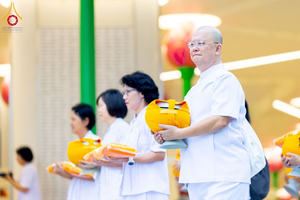 ภาพ No.286460:วันเสาร์ที่ 12 กรกฏาคม พ.ศ.2568 พิธีบรรพชาอุปสมบท  โครงการบรรพชาอุปสมบทหมู่ ธรรมทายาทนานาชาติ(ภาคภาษาจีน), โครงการบรรพชาสามเณร โรงเรียนนานาชาติ รุ่นที 14