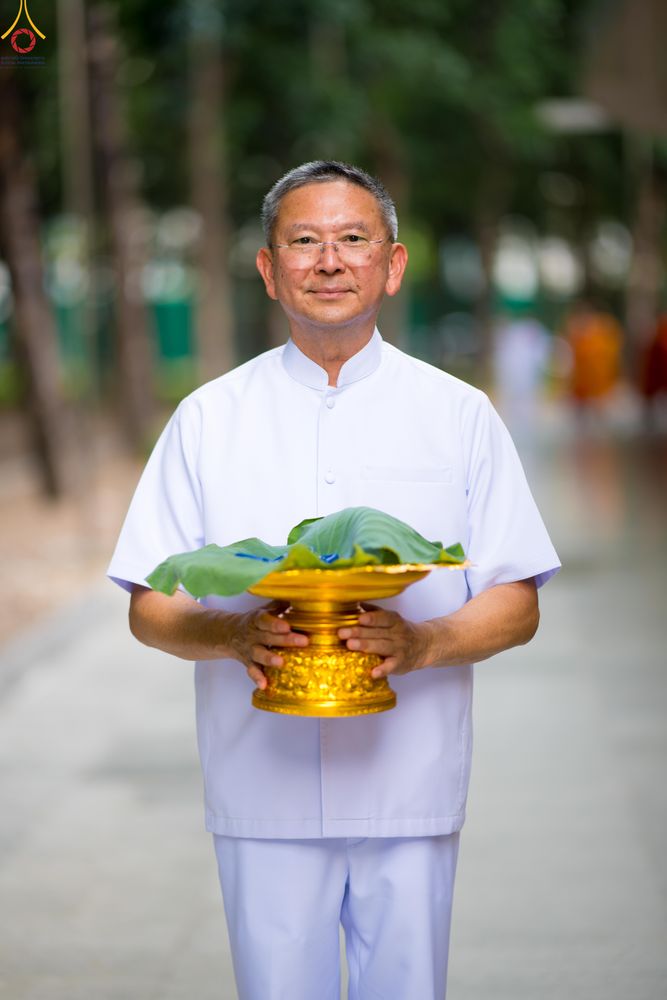 ภาพ No.330490:วันที่ 30 พฤษภาคม พ.ศ.2569 พิธีตัดปอยผมและปลงผม อุบาสกอุปสมบทอุทิศชีวิต 11 ท่าน (ภาพชุดที่ 2) ณ โบสถ์พระไตรปิฎก วัดพระธรรมกาย จังหวัดปทุมธานี