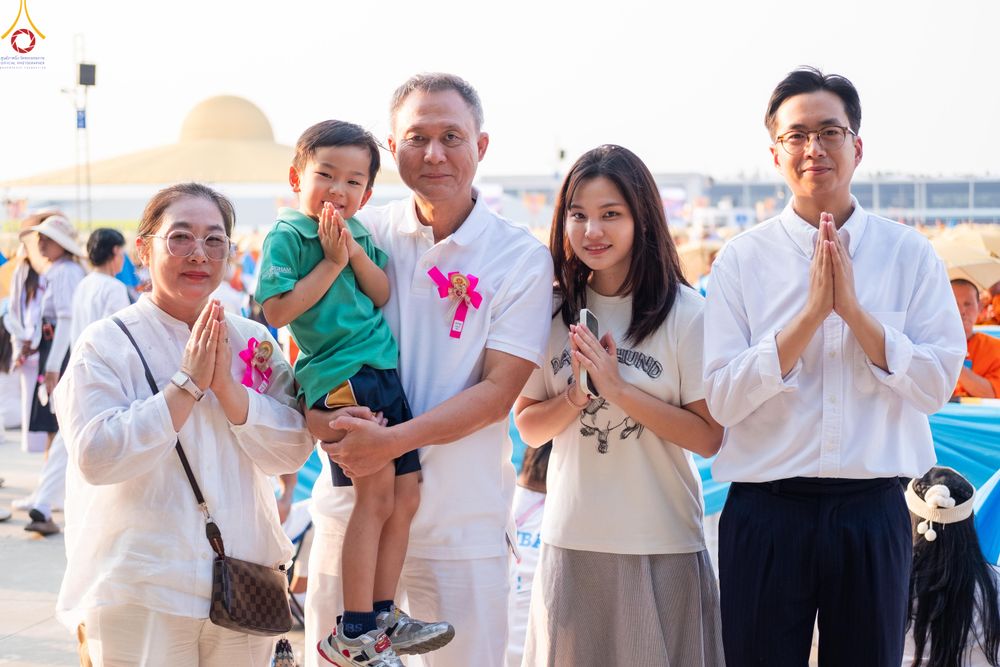 ภาพ No.323933:วันที่ 22 เมษายน พ.ศ.2569 (วันคุ้มครองโลก) พิธีถวายมหาสังฆทาน 40,000 กว่าวัดทั่วประเทศ ณ ลานธรรม พระมหาธรรมกายเจดีย์ วัดพระธรรมกาย