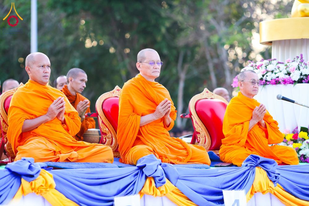 ภาพ No.281491:วันอาทิตย์ที่ 28 ธันวาคม พ.ศ.2568 ตักบาตรพระ 1000 รูป ปีที่ 1 ทำบุญเมืองสตูลส่งท้ายปี ณ หน้าโรงเรียนสตูลวิทยา จ.สตูล