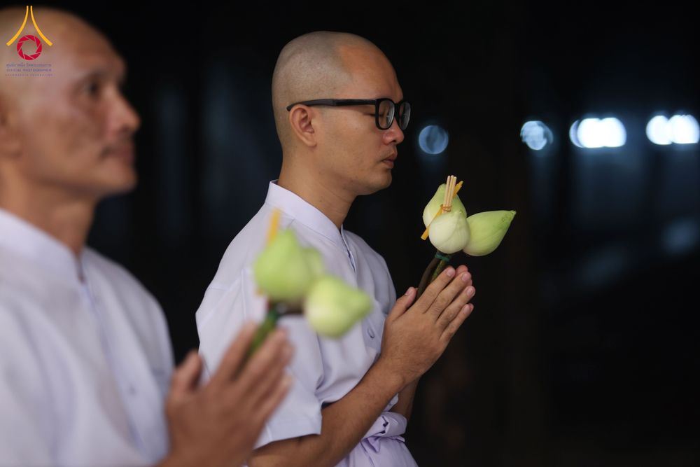 ภาพ No.298011:วันเสาร์ที่ 17 มกราคม พ.ศ. 2569 พิธีบรรพชาอุปสมบท โครงการอุปสมบทหมู่ บูชาธรรมครบ 117 ปี คุณยายอาจารย์มหารัตนอุบาสิกาจันทร์ ขนนกยูง  ณ อุโบสถพระไตรปิฎก วัดพระธรรมกาย