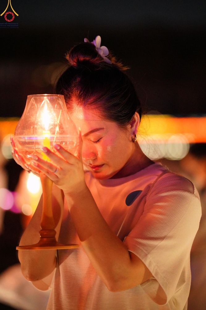 ภาพ No.279360:พิธีจุดวิสาขประทีป พิธีเวียนประทักษิณ ในวันวิสาขบูชา พุธที่ 22 พฤษภาคม พ.ศ. 2567 ( วันพระขึ้น 15 ค่ำ เดือน 6 ) ณ ลานธรรม พระมหาธรรมกายเจดีย์ วัดพระธรรมกาย จ.ปทุมธานี