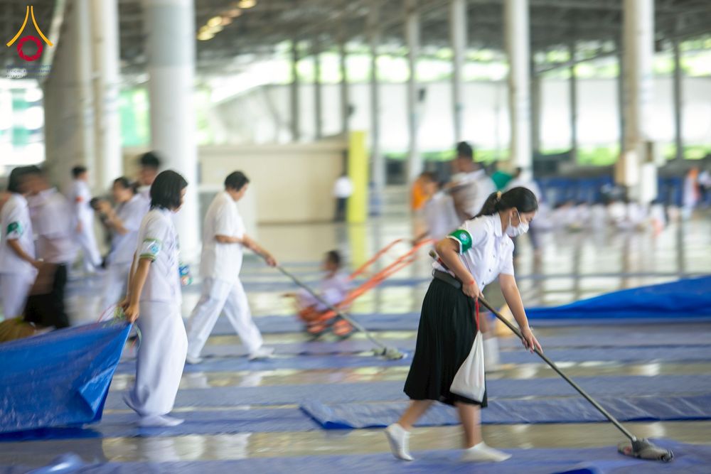 ภาพ No.256897:วันที่ 5 ตุลาคม พ.ศ. 2568 พิธีตักบาตร ข้าวสารอาหารแห้ง ณ บ้านแก้วเรือนทองคุณยายฯ สภาธรรมกายสากล วัดพระธรรมกาย