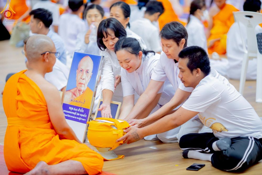 ภาพ No.217320:วันเสาร์ที่ 12 เมษายน พ.ศ. 2568 พิธีบรรพชา พิธีขอศีลและขอนิสสัย พิธีมอบบาตร ในโครงการอุปสมบทหมู่ บูชาธรรมหลวงพ่อธัมมชโย, โครงการธรรมทายาท ระดับอุดมศึกษา รุ่นที่ 52 ,  โครงการบวชพระนานาชาติ AEC & WAB CEO รุ่นที่ 4 ณ วัดพระธรรมกาย