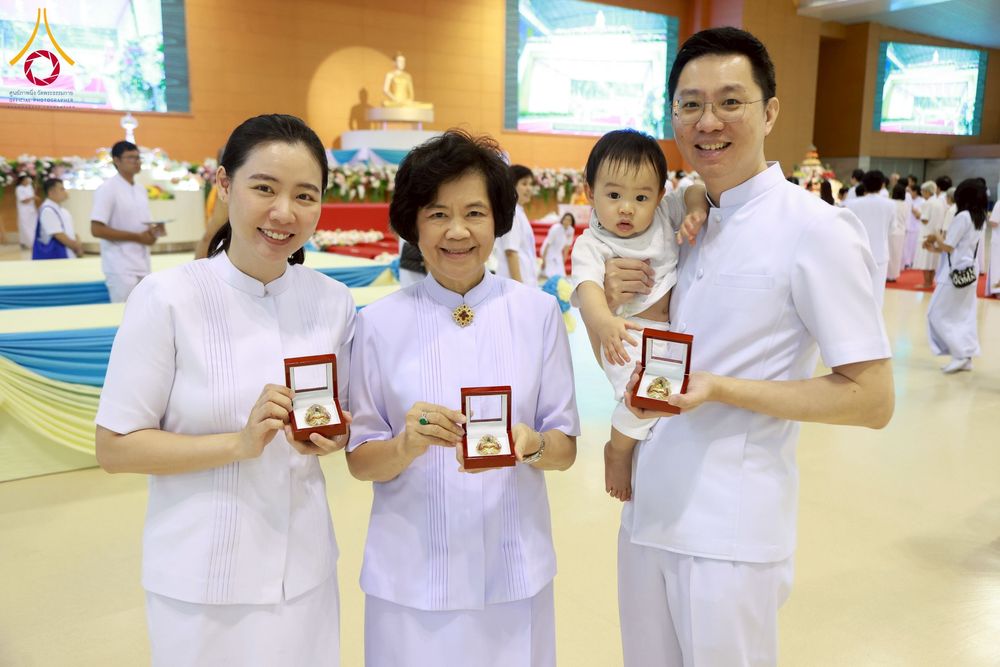 ภาพ No.264422:วันอาทิตย์ที่ 2 พฤศจิกายน พ.ศ. 2568 พิธีบูชาข้าวพระ ณ สภาธรรมกายสากล วัดพระธรรมกาย