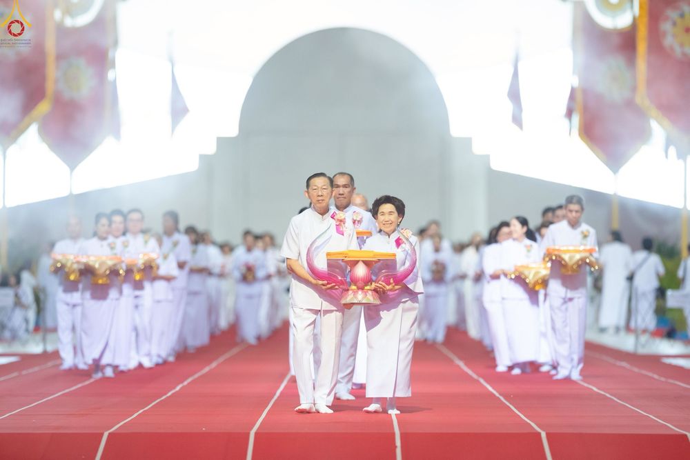ภาพ No.240822:วันพุธที่ 27 สิงหาคม พ.ศ. 2568 พิธีทอดผ้าป่าเพื่อสร้างอาคาร  82 ปี หลวงพ่อธัมมชโย สมทบกฐินวัดพระธรรมกาย และกฐิน 30,000 วัดทั่วประเทศ ครั้งที่ 1