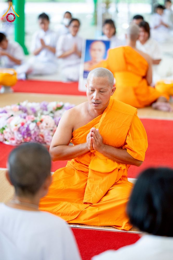 ภาพ No.256313:วันที่ 4 ตุลาคม พ.ศ. 2568 พิธีบรรพชาอุปสมบท  โครงการอุปสมบทหมู่บูชาธรรม 141 ปี  พระมงคลเทพมุนี (สด จนฺทสโร) ณ โบสถ์พระไตรปิฏก วัดพระธรรมกาย จ.ปทุมธานี